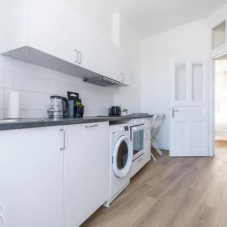 Voll Ausgestattetes, Moebliertes Mit Einzelbetten - Inklusive Kueche Und Wlan *