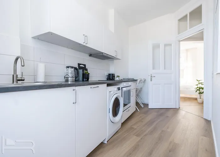 Voll Ausgestattetes, Moebliertes Mit Einzelbetten - Inklusive Kueche Und Wlan *