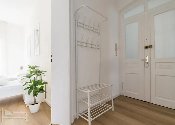 Voll Ausgestattetes, Moebliertes Mit Einzelbetten - Inklusive Kueche Und Wlan Appartamento